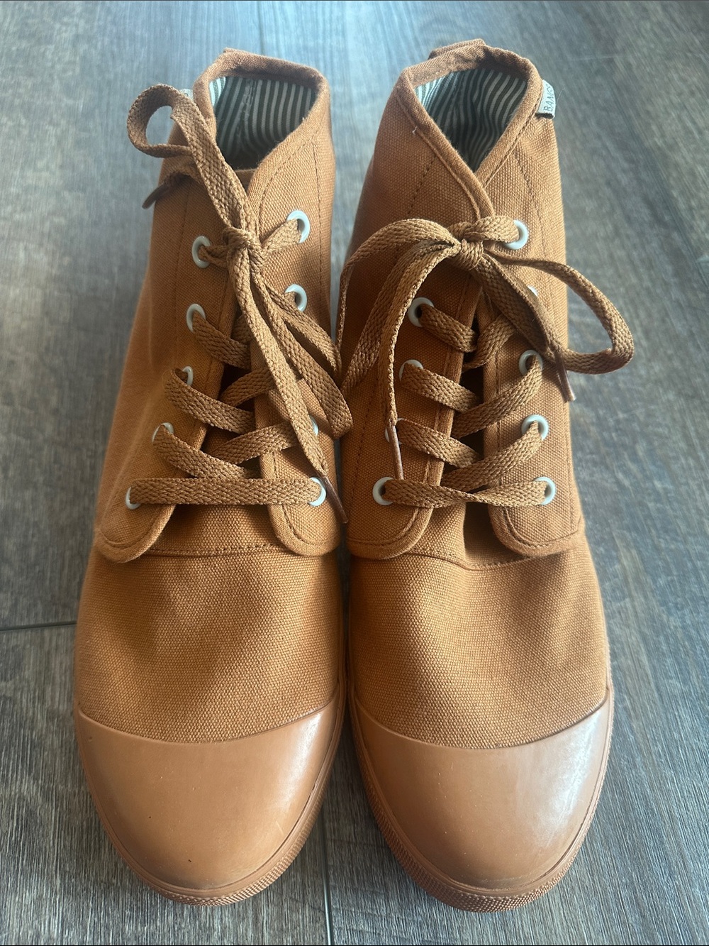 Men's Casual Canvas High-Top Sneakers in Brown